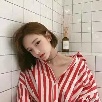 左边最后那栋房子